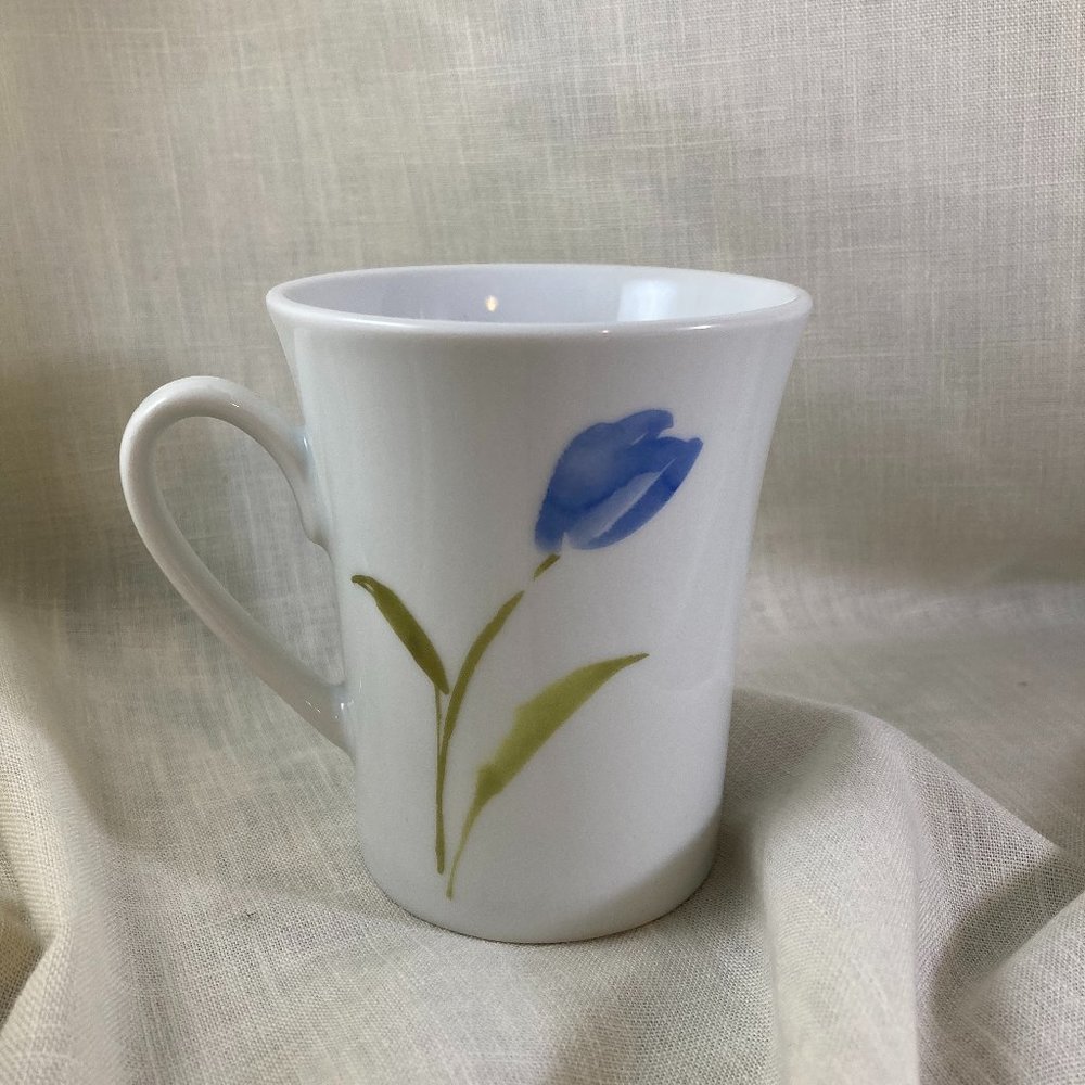 white with blue flowers, glazed ceramic mug Multiple Choice NWOT